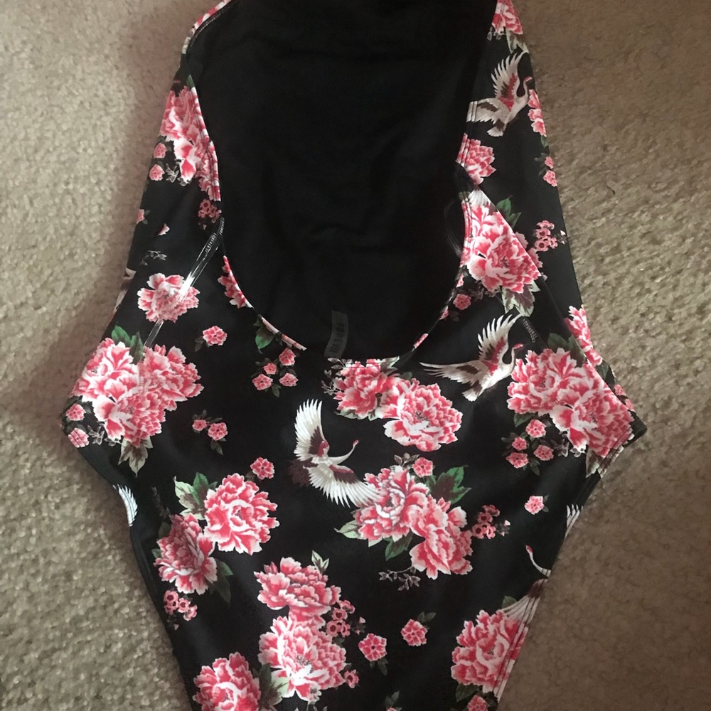 Bathing suit - Picture 3 of 4